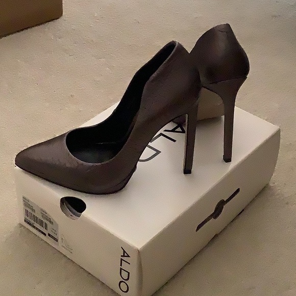 Never worn - Picture 4 of 5